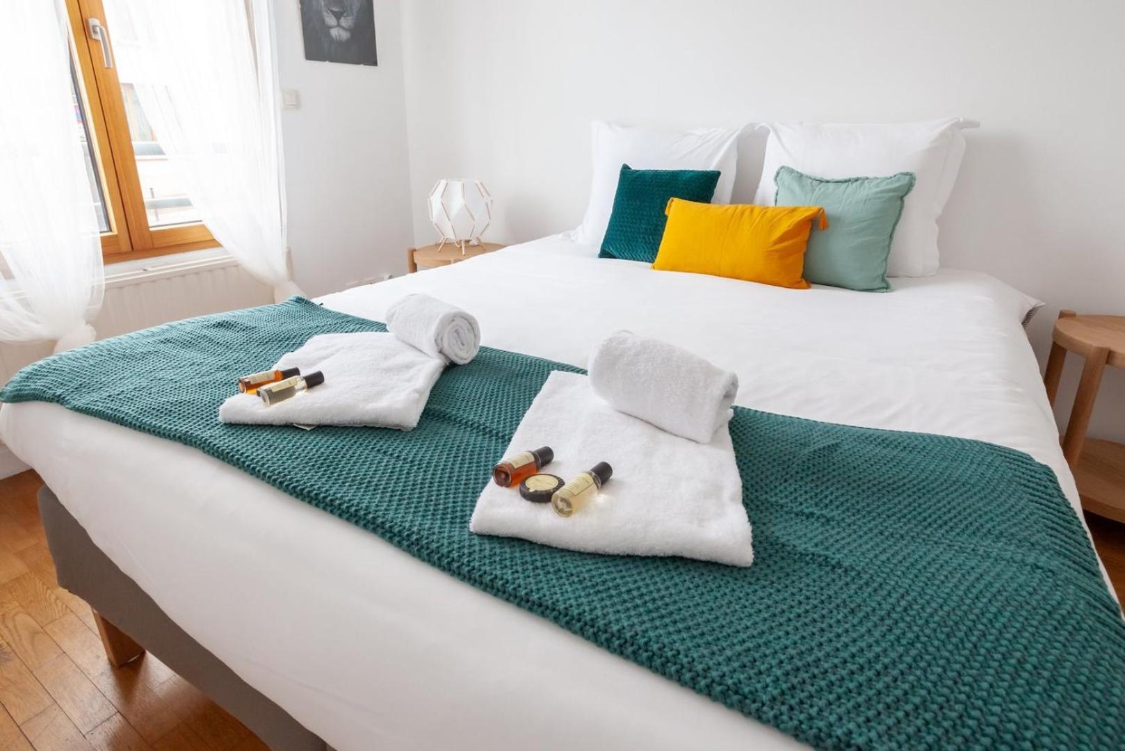 דירות ליון Spacious 1Br | Near City Center & Baby-Friendly! מראה חיצוני תמונה