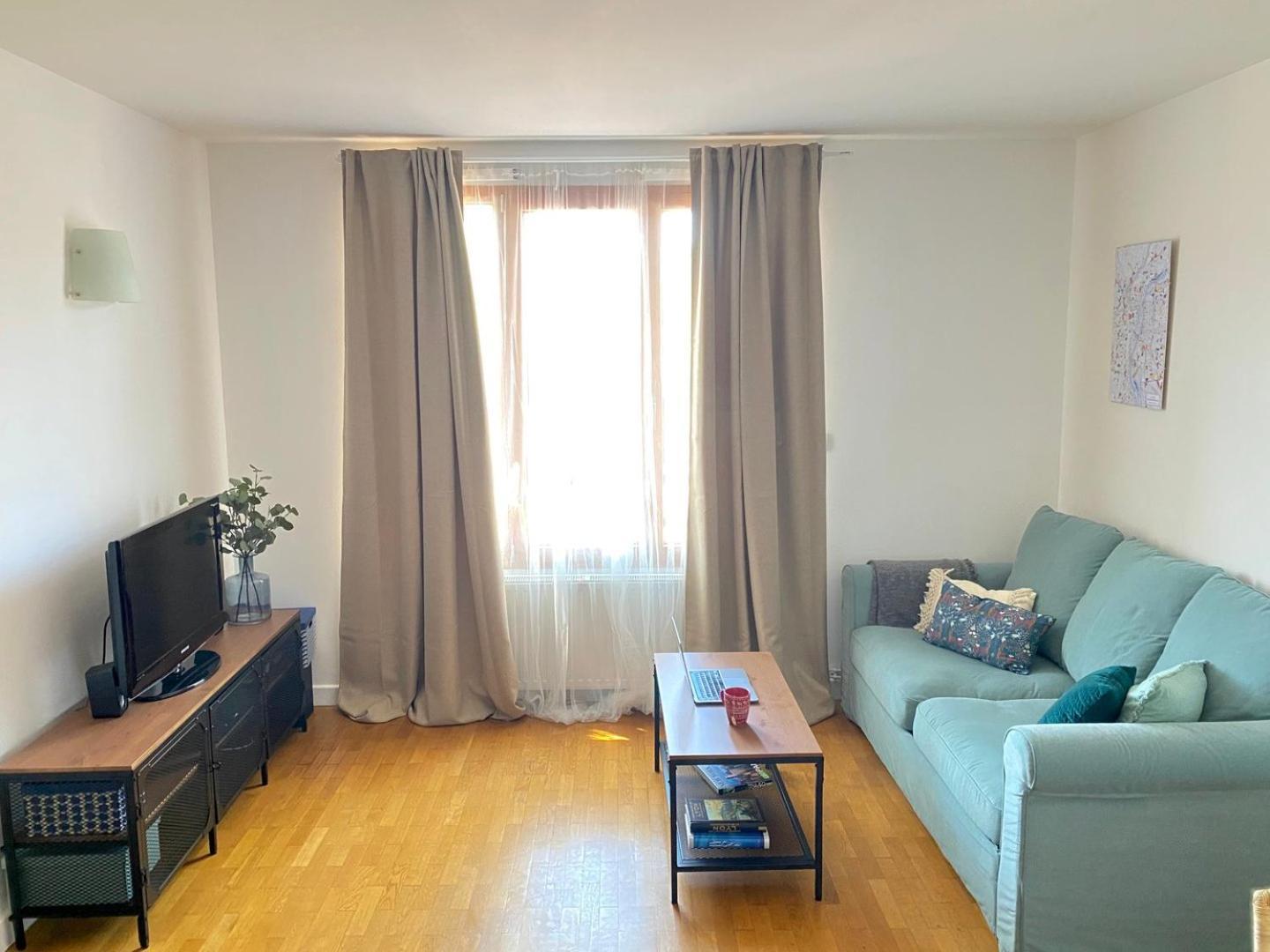 דירות ליון Spacious 1Br | Near City Center & Baby-Friendly! מראה חיצוני תמונה